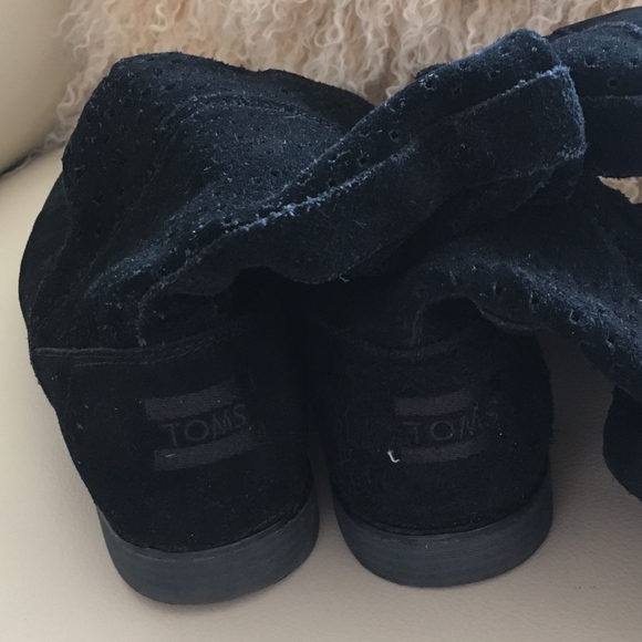TOMS/Boots - Picture 3 of 6